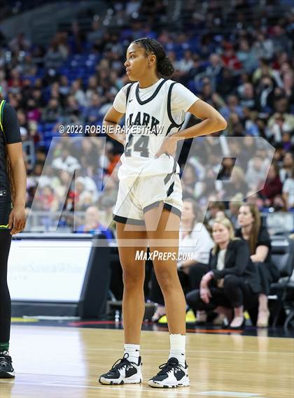 Thumbnail 2 in Clark vs. DeSoto (UIL 6A State Semifinal) photogallery.