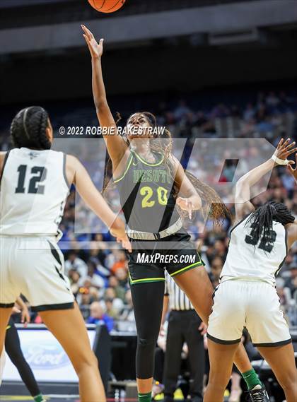 Thumbnail 1 in Clark vs. DeSoto (UIL 6A State Semifinal) photogallery.