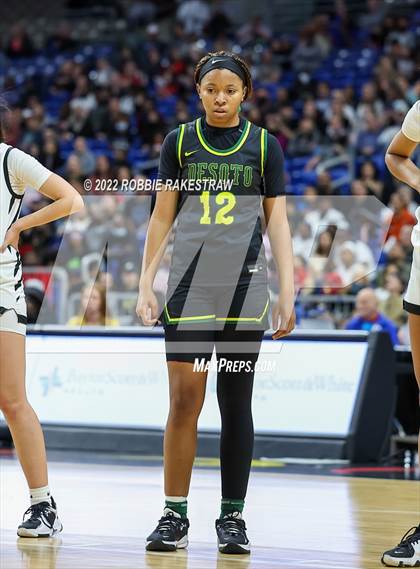 Thumbnail 3 in Clark vs. DeSoto (UIL 6A State Semifinal) photogallery.