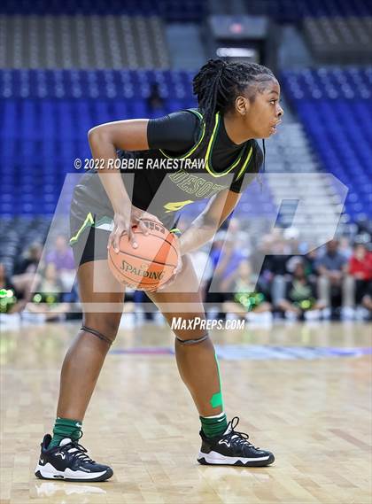Thumbnail 2 in Clark vs. DeSoto (UIL 6A State Semifinal) photogallery.