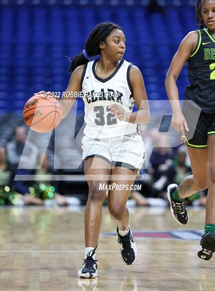 Thumbnail 1 in Clark vs. DeSoto (UIL 6A State Semifinal) photogallery.