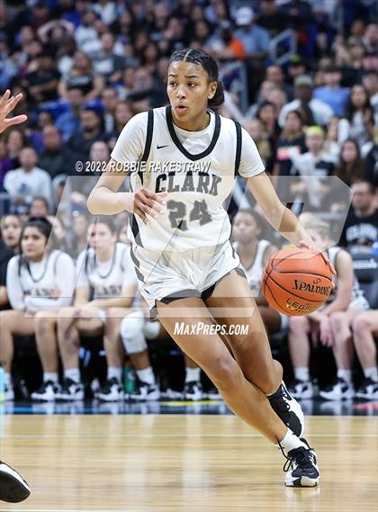 Thumbnail 2 in Clark vs. DeSoto (UIL 6A State Semifinal) photogallery.
