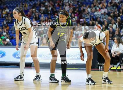 Thumbnail 3 in Clark vs. DeSoto (UIL 6A State Semifinal) photogallery.