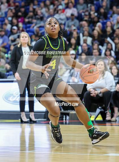 Thumbnail 2 in Clark vs. DeSoto (UIL 6A State Semifinal) photogallery.