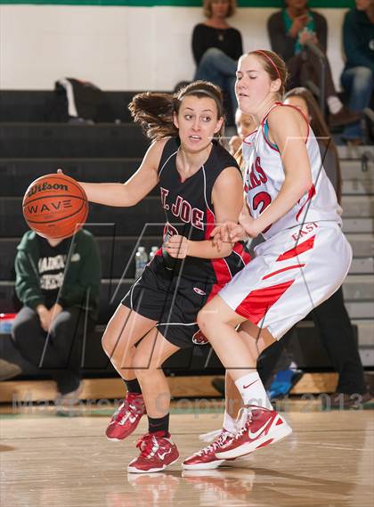 Thumbnail 3 in St. Joseph vs Cherry Hill East (Future Stars Shootout at the Shore) photogallery.
