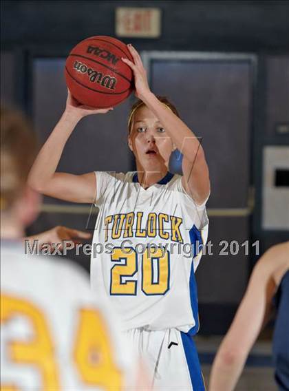 Thumbnail 1 in Yosemite vs. Turlock (Oak Ridge Shootout) photogallery.