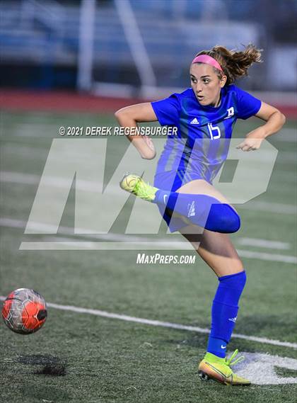 Thumbnail 3 in Mountain Vista vs Broomfield (CHSAA 5A Quarterfinals) photogallery.