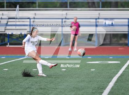 Thumbnail 2 in Mountain Vista vs Broomfield (CHSAA 5A Quarterfinals) photogallery.
