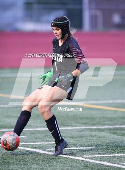 Thumbnail 2 in Mountain Vista vs Broomfield (CHSAA 5A Quarterfinals) photogallery.