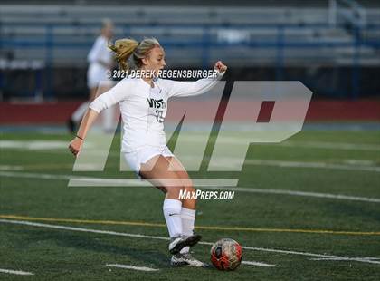 Thumbnail 3 in Mountain Vista vs Broomfield (CHSAA 5A Quarterfinals) photogallery.