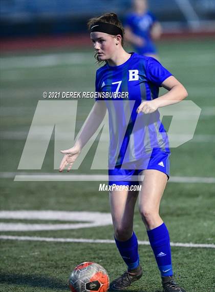 Thumbnail 2 in Mountain Vista vs Broomfield (CHSAA 5A Quarterfinals) photogallery.