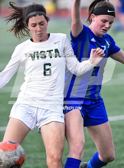 Thumbnail 3 in Mountain Vista vs Broomfield (CHSAA 5A Quarterfinals) photogallery.