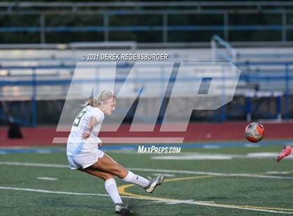 Thumbnail 2 in Mountain Vista vs Broomfield (CHSAA 5A Quarterfinals) photogallery.