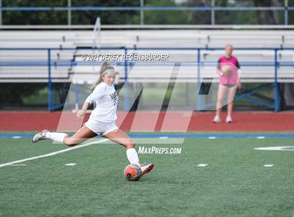 Thumbnail 1 in Mountain Vista vs Broomfield (CHSAA 5A Quarterfinals) photogallery.