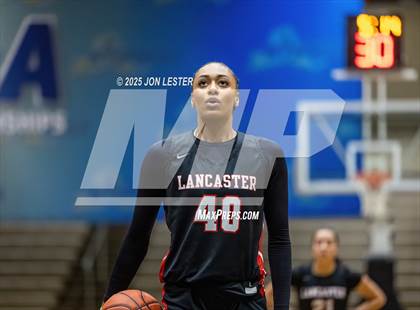 Thumbnail 3 in Albertus Magnus vs. Lancaster (NYSPHSAA Class AAA State Semi-Final) photogallery.