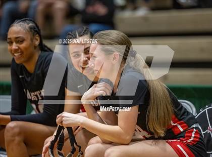 Thumbnail 2 in Albertus Magnus vs. Lancaster (NYSPHSAA Class AAA State Semi-Final) photogallery.
