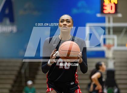 Thumbnail 1 in Albertus Magnus vs. Lancaster (NYSPHSAA Class AAA State Semi-Final) photogallery.
