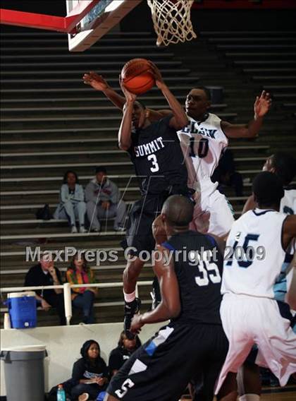 Thumbnail 3 in Manvel Summit vs Alief Elsik (McDonalds Texas Invitational) photogallery.