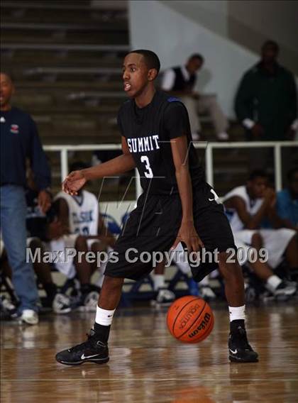 Thumbnail 2 in Manvel Summit vs Alief Elsik (McDonalds Texas Invitational) photogallery.