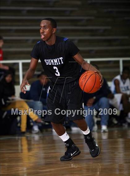 Thumbnail 2 in Manvel Summit vs Alief Elsik (McDonalds Texas Invitational) photogallery.