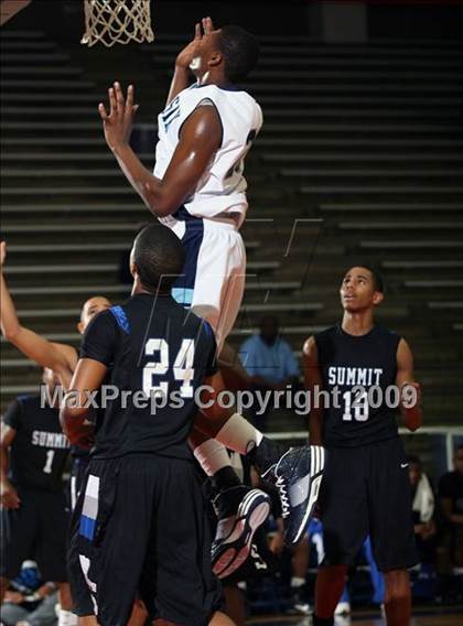 Thumbnail 1 in Manvel Summit vs Alief Elsik (McDonalds Texas Invitational) photogallery.