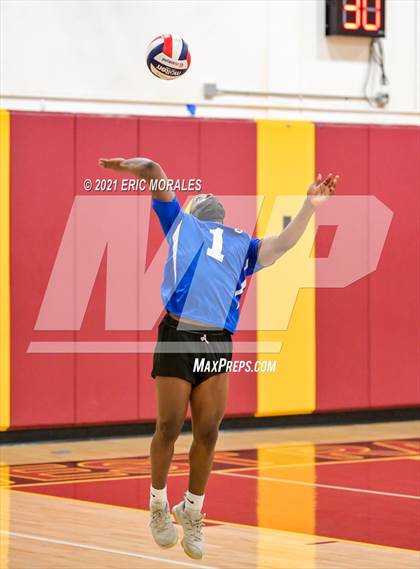 Thumbnail 1 in San Diego vs Southwest SD (D4 First Round) photogallery.