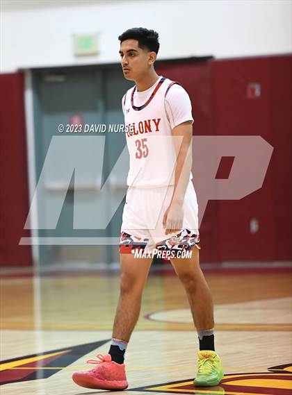 Thumbnail 2 in Colony vs. Windward photogallery.