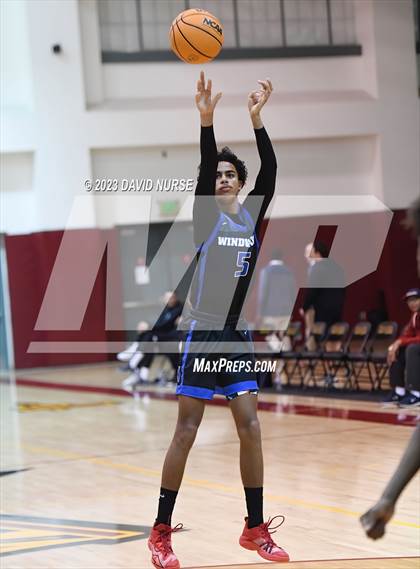 Thumbnail 1 in Colony vs. Windward photogallery.