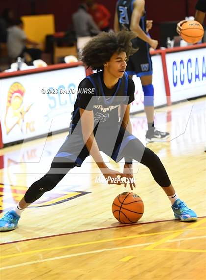 Thumbnail 3 in Colony vs. Windward photogallery.