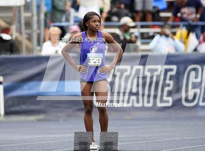 Thumbnail 3 in FHSAA Class 4A Final (400m) photogallery.