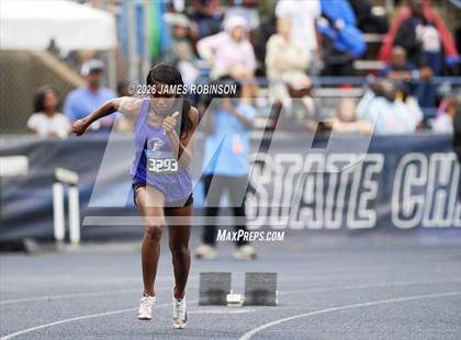 Thumbnail 3 in FHSAA Class 4A Final (400m) photogallery.