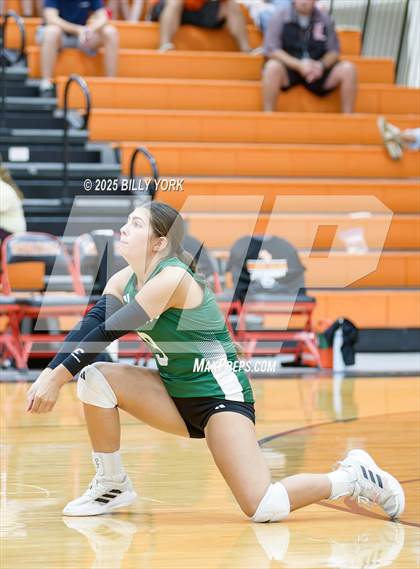 Thumbnail 2 in Grand Saline vs Scurry-Rosser photogallery.