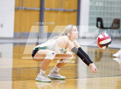 Thumbnail 3 in Grand Saline vs Scurry-Rosser photogallery.