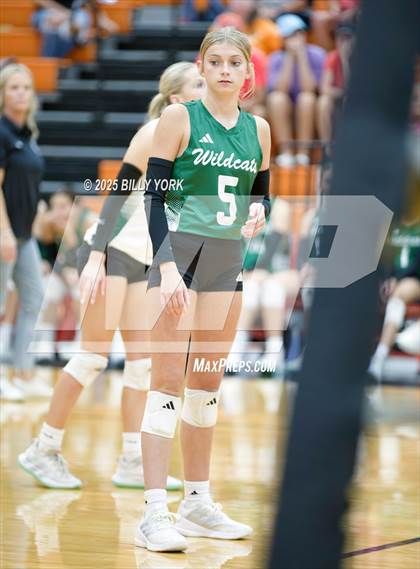 Thumbnail 2 in Grand Saline vs Scurry-Rosser photogallery.