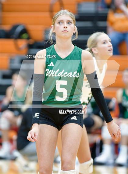 Thumbnail 2 in Grand Saline vs Scurry-Rosser photogallery.
