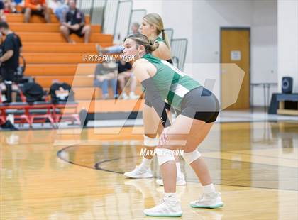 Thumbnail 2 in Grand Saline vs Scurry-Rosser photogallery.