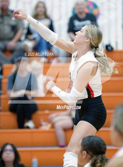Thumbnail 1 in Grand Saline vs Scurry-Rosser photogallery.