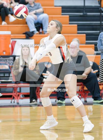 Thumbnail 2 in Grand Saline vs Scurry-Rosser photogallery.