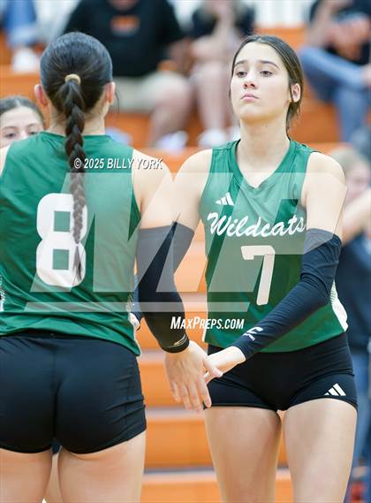Thumbnail 3 in Grand Saline vs Scurry-Rosser photogallery.
