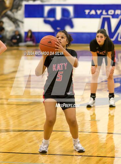 Thumbnail 3 in Katy Taylor vs Katy photogallery.