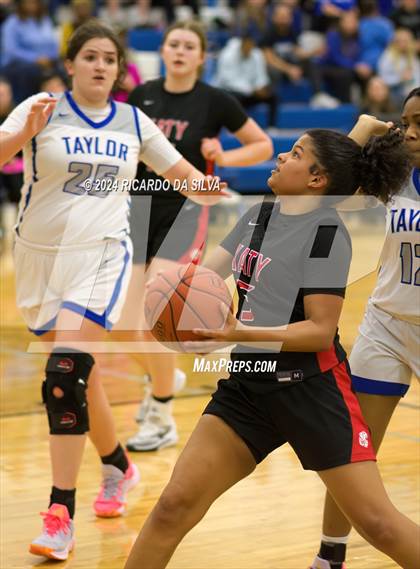 Thumbnail 3 in Katy Taylor vs Katy photogallery.