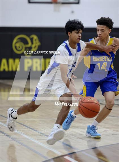 Thumbnail 1 in Herricks vs Roosevelt (Mike Cingiser Memorial Tournament) photogallery.