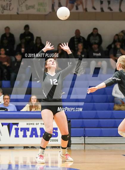 Thumbnail 2 in Frontier vs. Tehachapi photogallery.