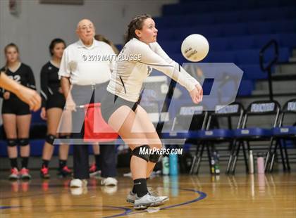 Thumbnail 3 in Frontier vs. Tehachapi photogallery.