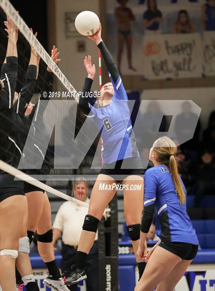 Thumbnail 2 in Frontier vs. Tehachapi photogallery.
