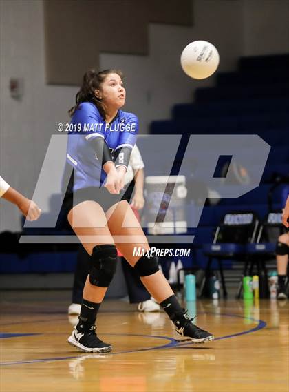 Thumbnail 1 in Frontier vs. Tehachapi photogallery.