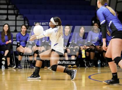 Thumbnail 3 in Frontier vs. Tehachapi photogallery.