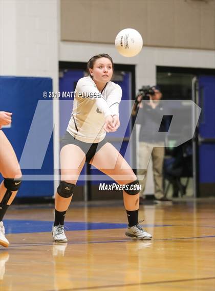 Thumbnail 3 in Frontier vs. Tehachapi photogallery.