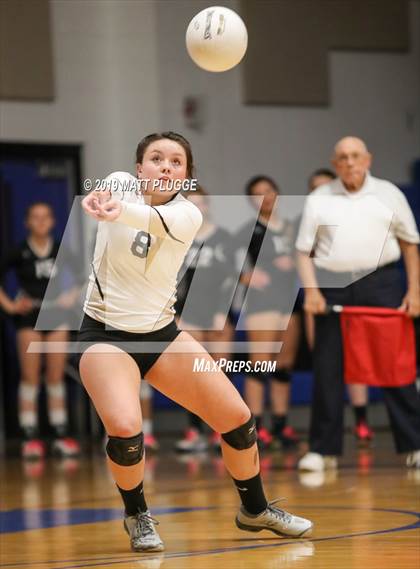 Thumbnail 2 in Frontier vs. Tehachapi photogallery.