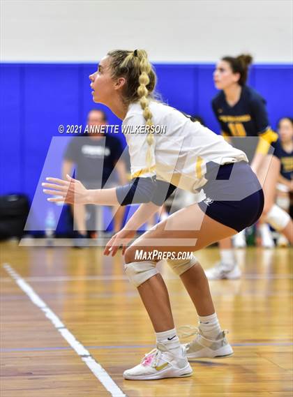 Thumbnail 1 in Steinbrenner vs. Bishop Moore (Nike Tournament of Champions) photogallery.